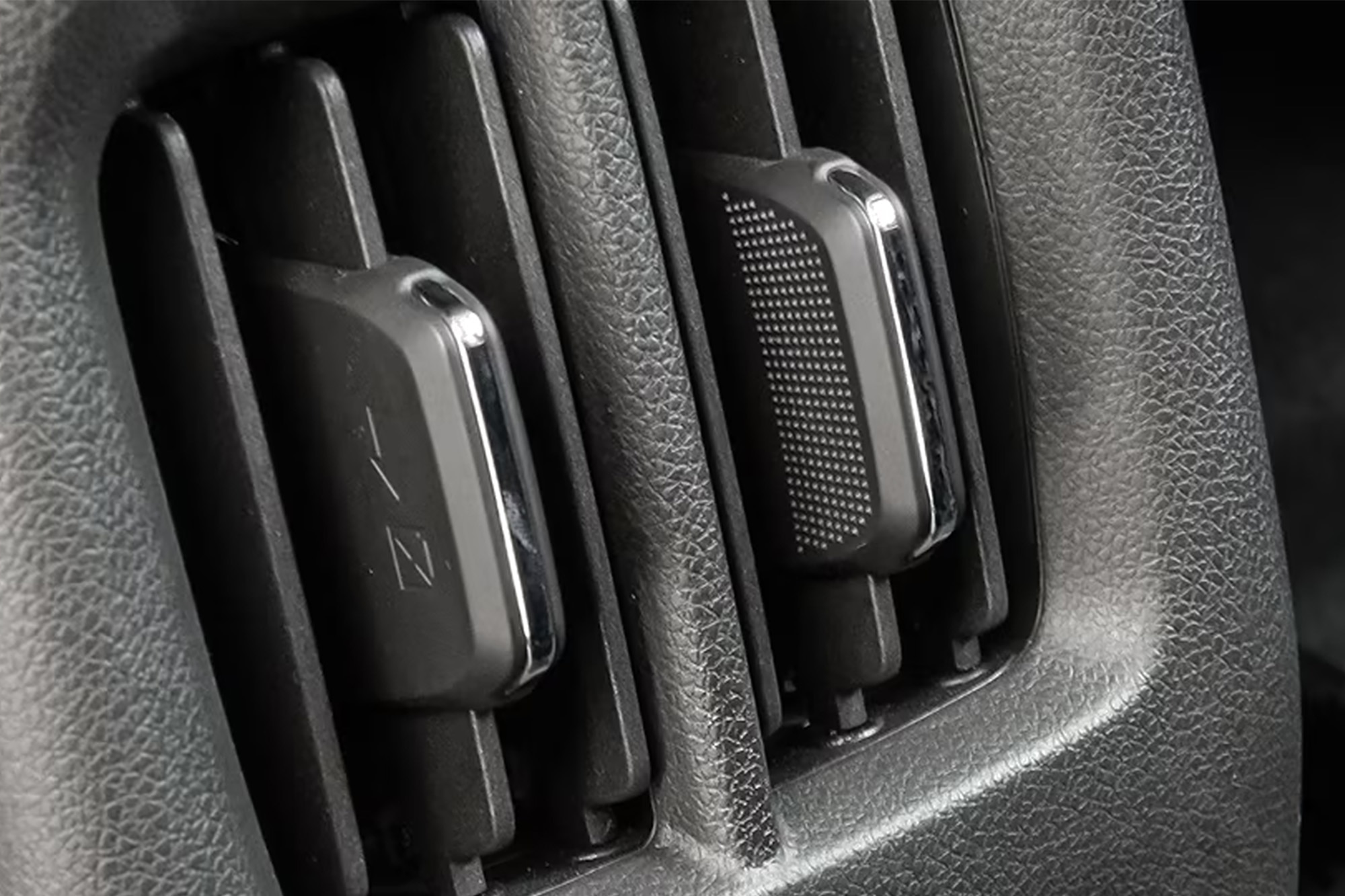 Saídas de ar-condicionado do Chevrolet Spin 2026 para a 1ª e 2ª fileiras de bancos